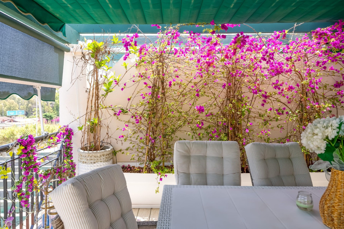 Se vende Apartamento Planta Media de 2 dormitorios en Costa Del Sol, Málaga, España