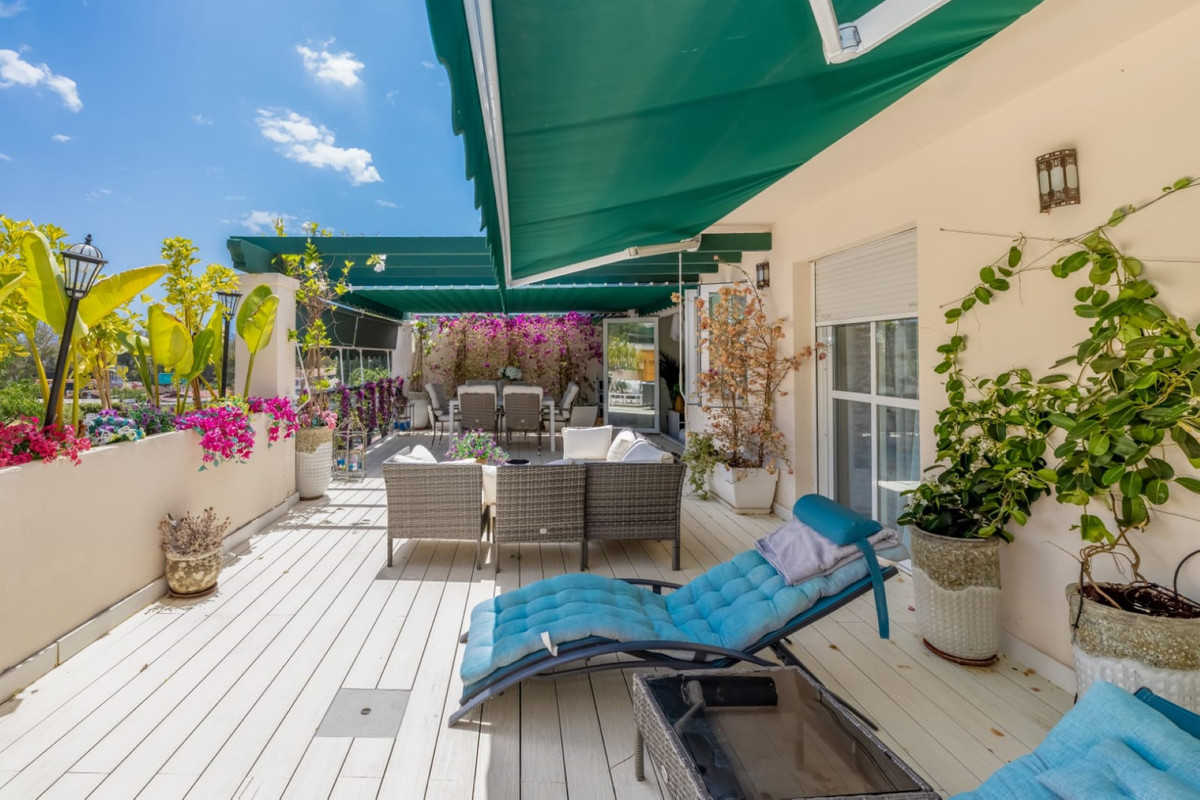 Se vende Apartamento Planta Media de 2 dormitorios en Costa Del Sol, Málaga, España