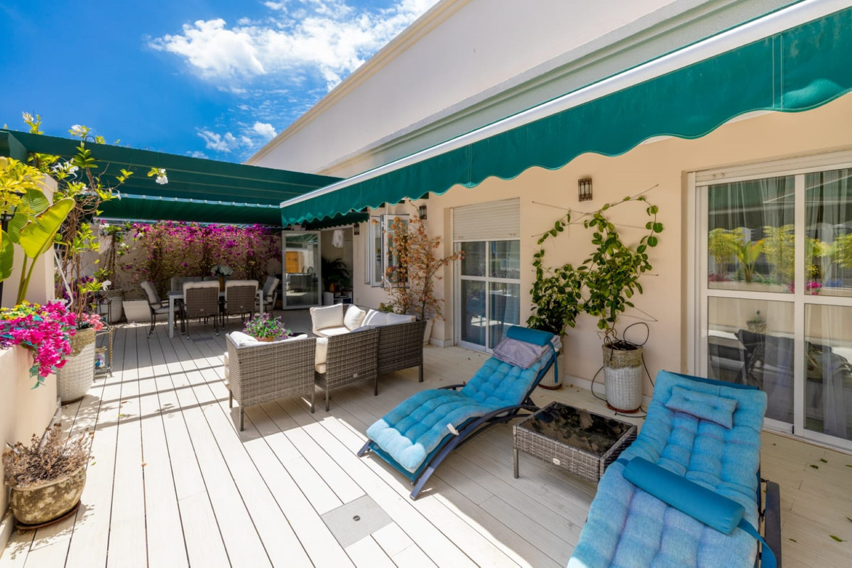 Se vende Apartamento Planta Media de 2 dormitorios en Costa Del Sol, Málaga, España