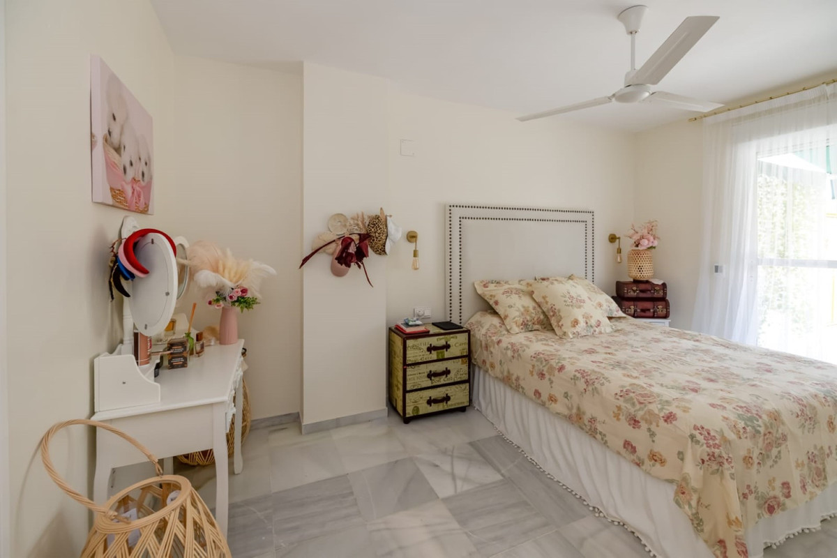 Se vende Apartamento Planta Media de 2 dormitorios en Costa Del Sol, Málaga, España