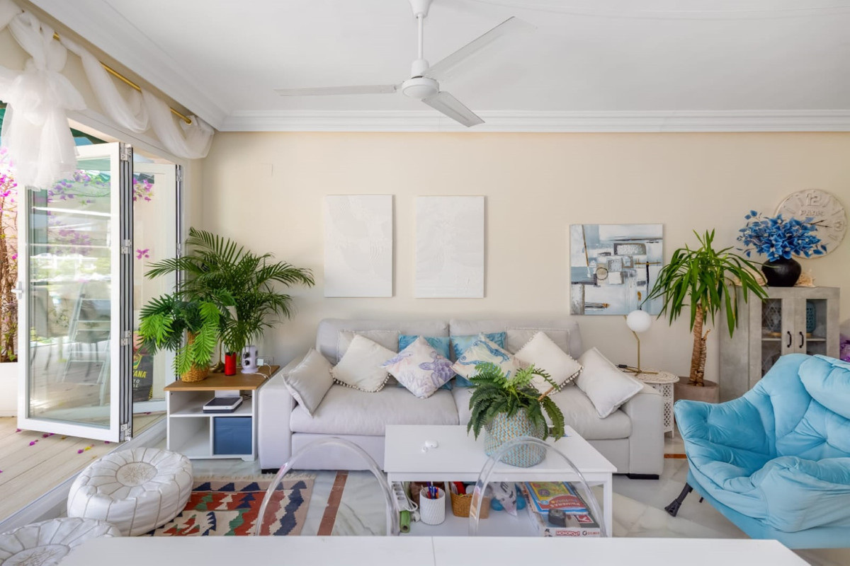 Se vende Apartamento Planta Media de 2 dormitorios en Costa Del Sol, Málaga, España