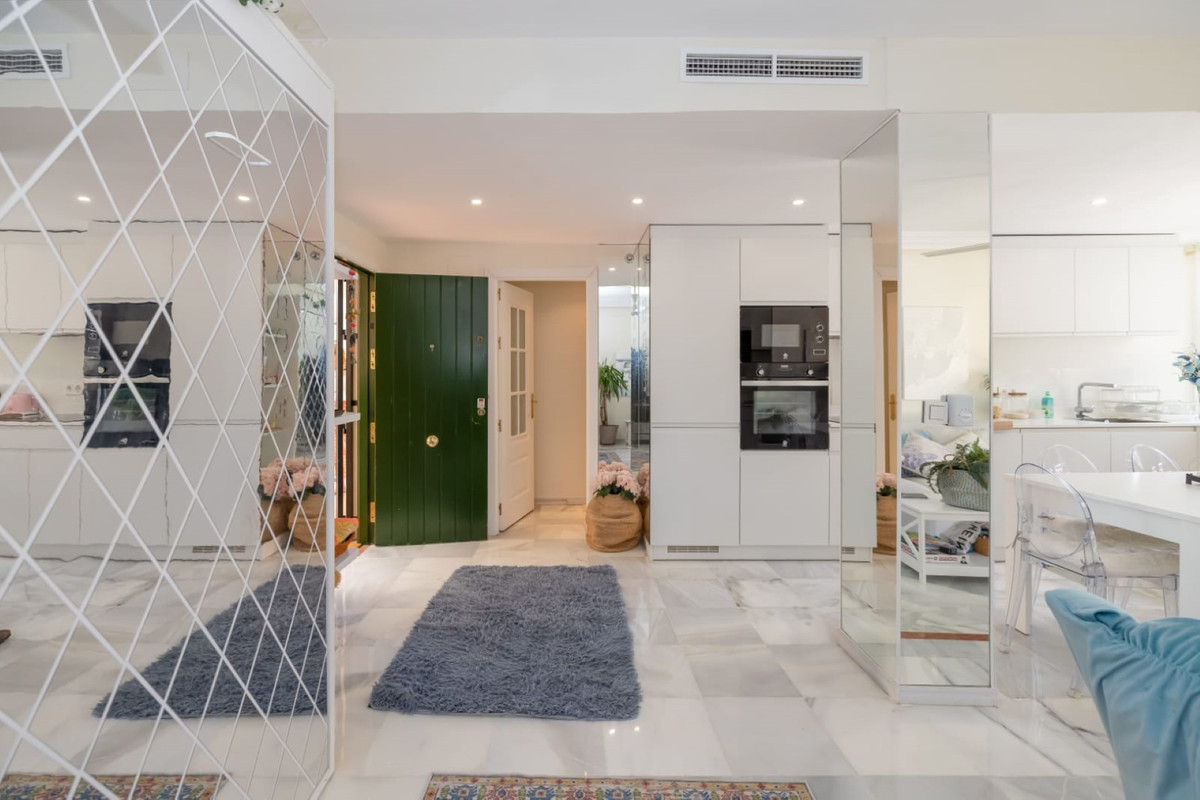 Se vende Apartamento Planta Media de 2 dormitorios en Costa Del Sol, Málaga, España