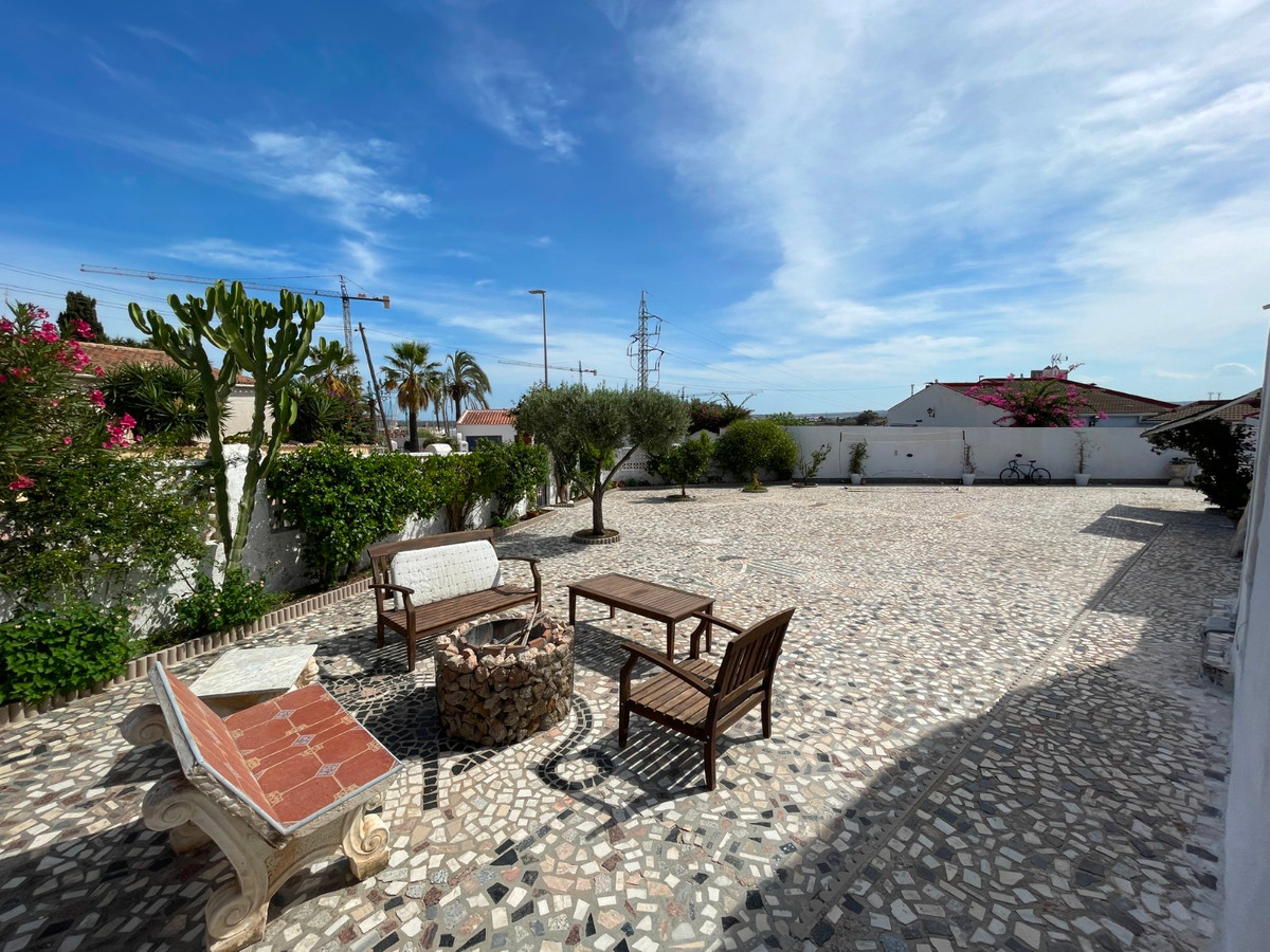 Se vende Villa - Chalet de 6 dormitorios en Costa Blanca, Alicante, España