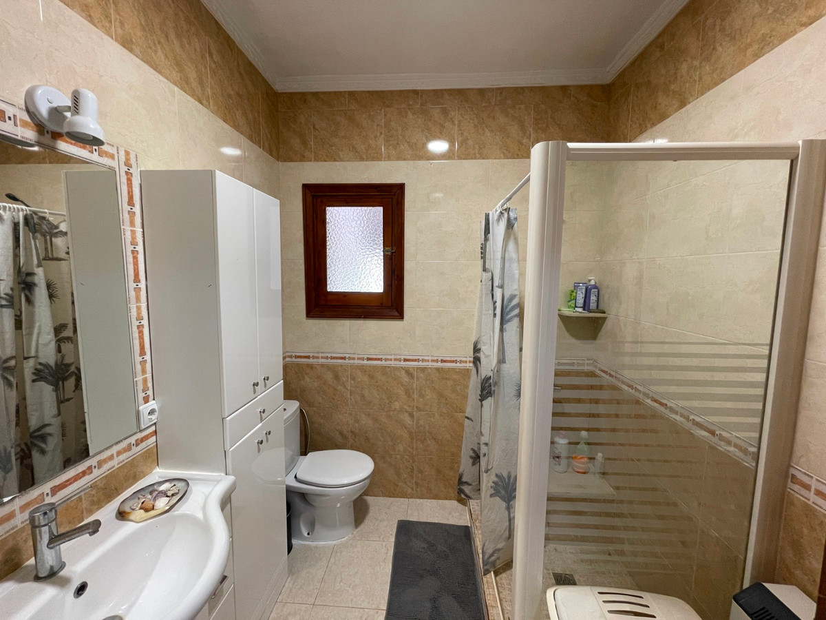 Se vende Villa - Chalet de 6 dormitorios en Costa Blanca, Alicante, España