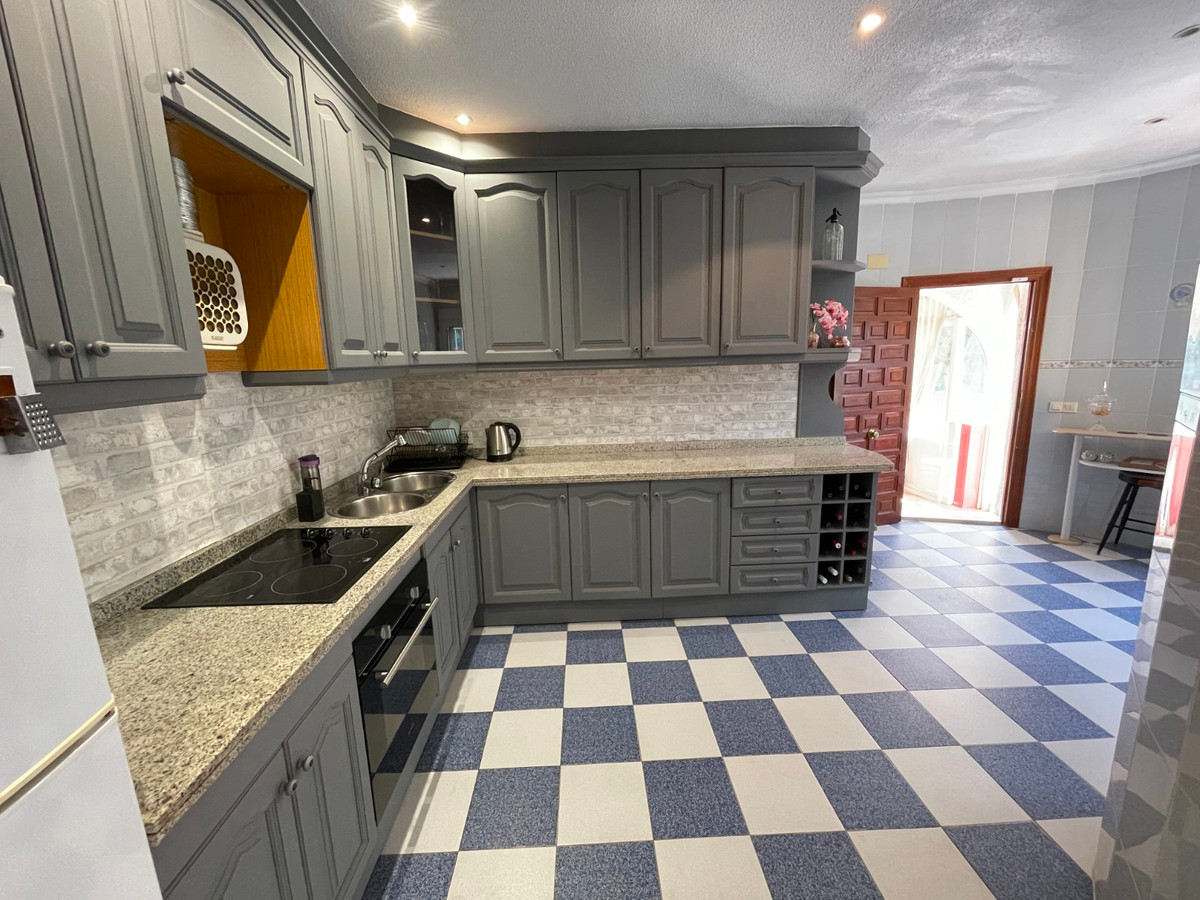 Se vende Villa - Chalet de 6 dormitorios en Costa Blanca, Alicante, España