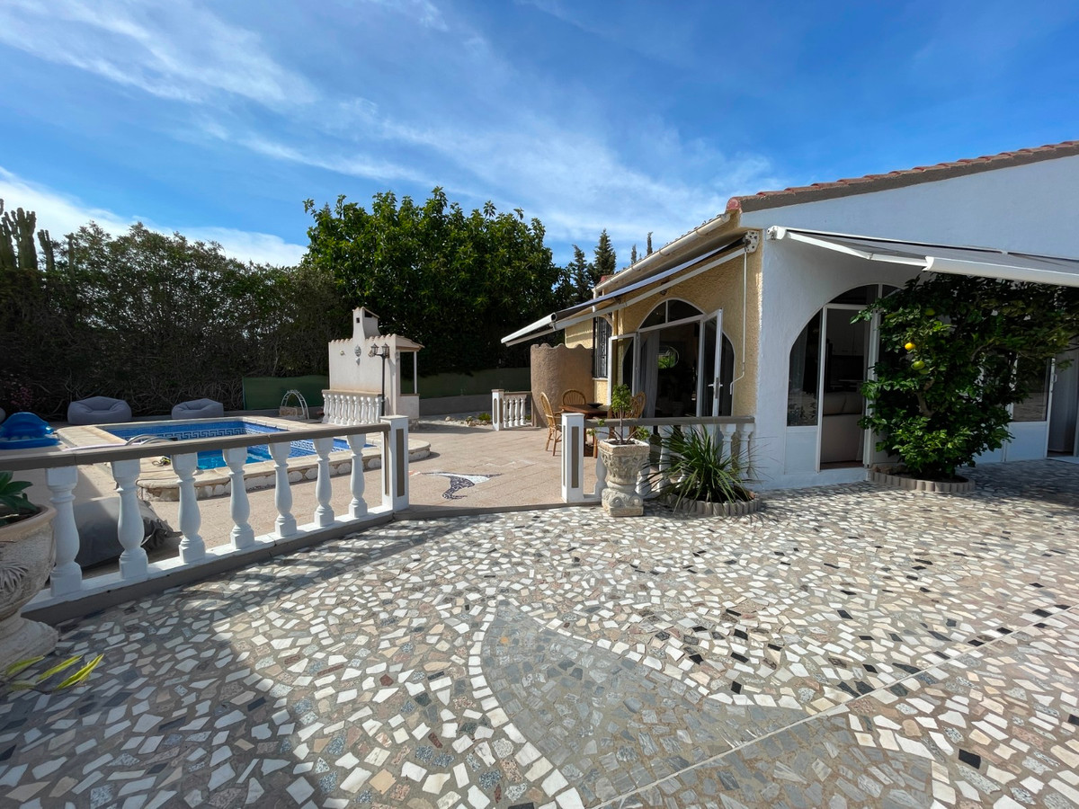 Se vende Villa - Chalet de 6 dormitorios en Costa Blanca, Alicante, España