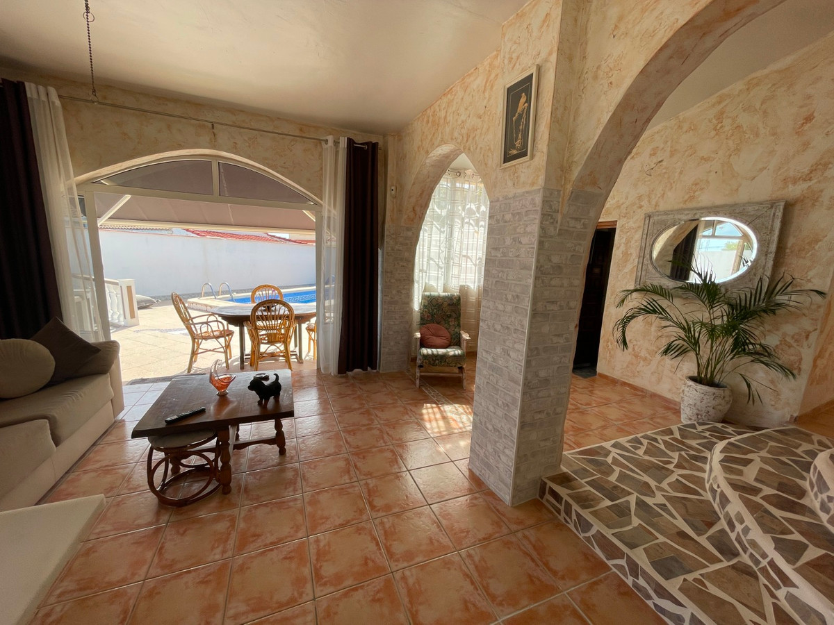 Se vende Villa - Chalet de 6 dormitorios en Costa Blanca, Alicante, España