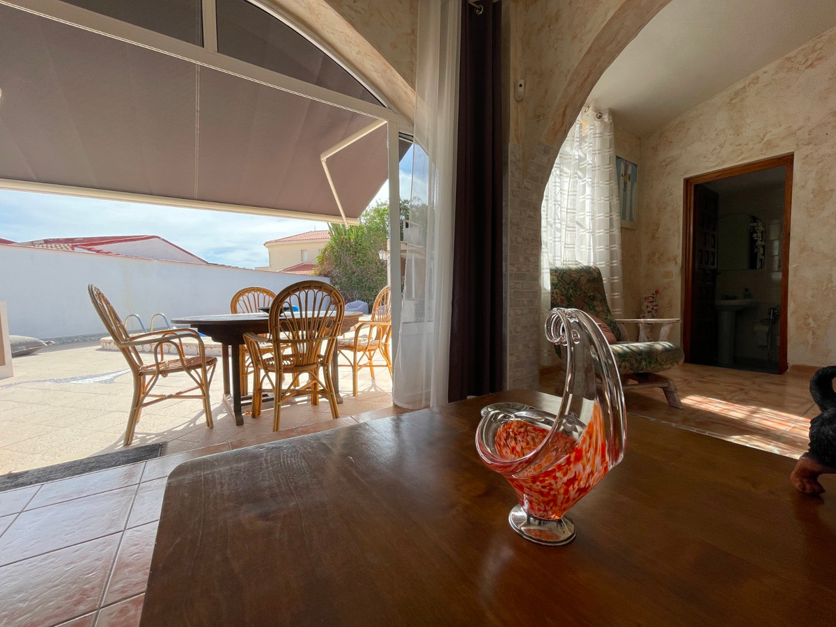 Se vende Villa - Chalet de 6 dormitorios en Costa Blanca, Alicante, España