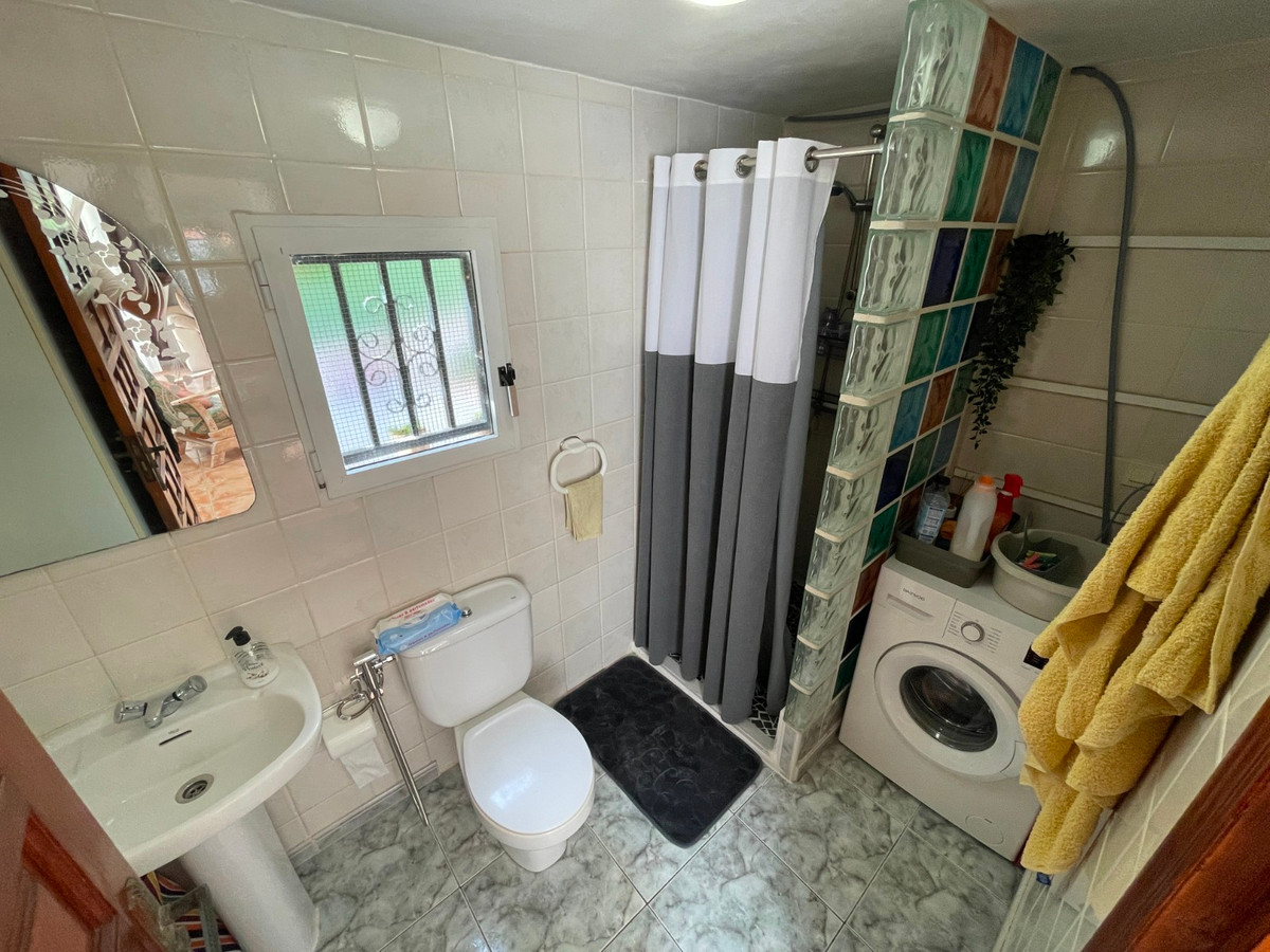Se vende Villa - Chalet de 6 dormitorios en Costa Blanca, Alicante, España