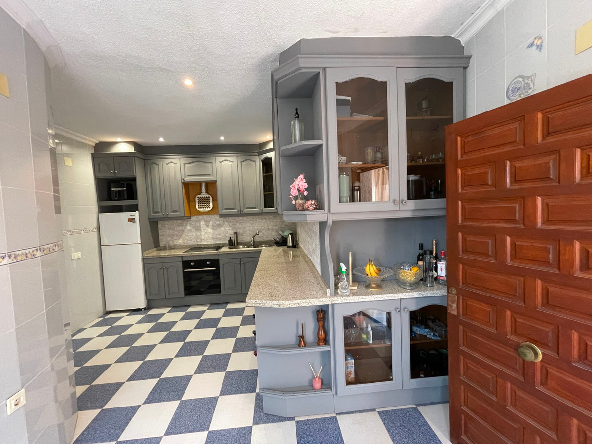 Se vende Villa - Chalet de 6 dormitorios en Costa Blanca, Alicante, España