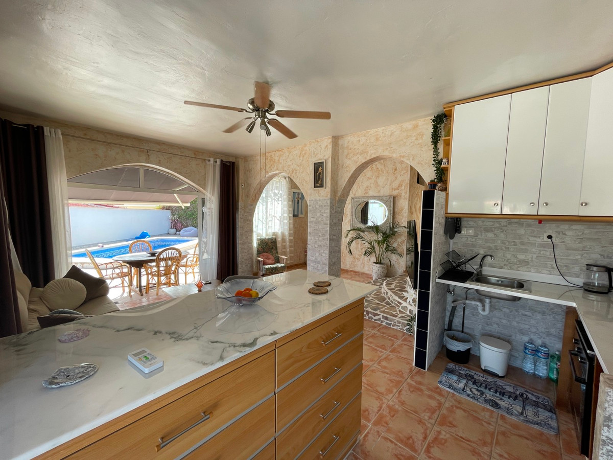 Se vende Villa - Chalet de 6 dormitorios en Costa Blanca, Alicante, España