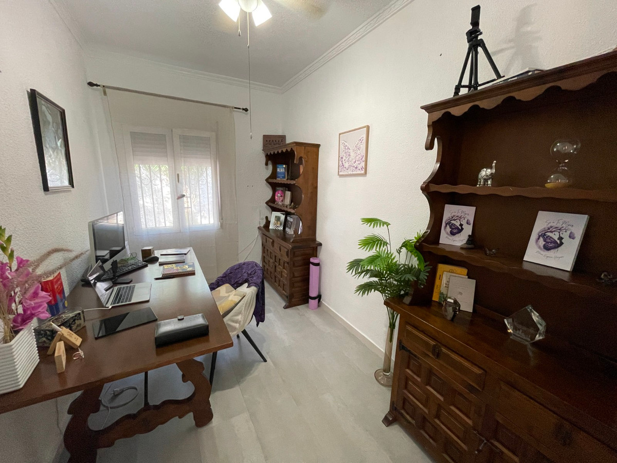 Se vende Villa - Chalet de 6 dormitorios en Costa Blanca, Alicante, España