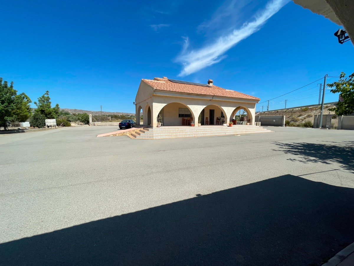 Se vende Villa - Chalet de 3 dormitorios en Costa Blanca, Alicante, España