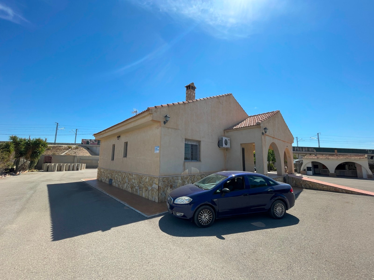 Se vende Villa - Chalet de 3 dormitorios en Costa Blanca, Alicante, España