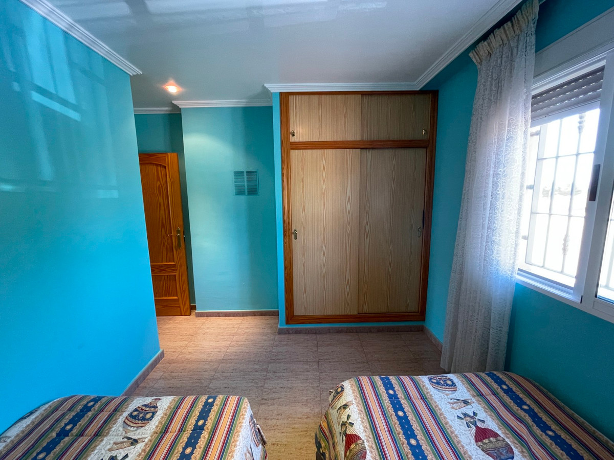 Se vende Villa - Chalet de 3 dormitorios en Costa Blanca, Alicante, España
