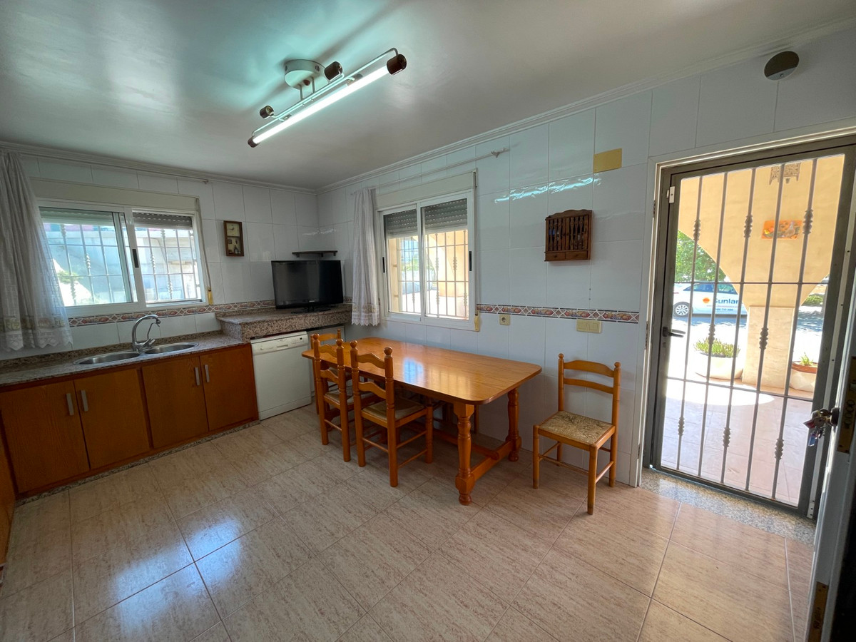 Se vende Villa - Chalet de 3 dormitorios en Costa Blanca, Alicante, España