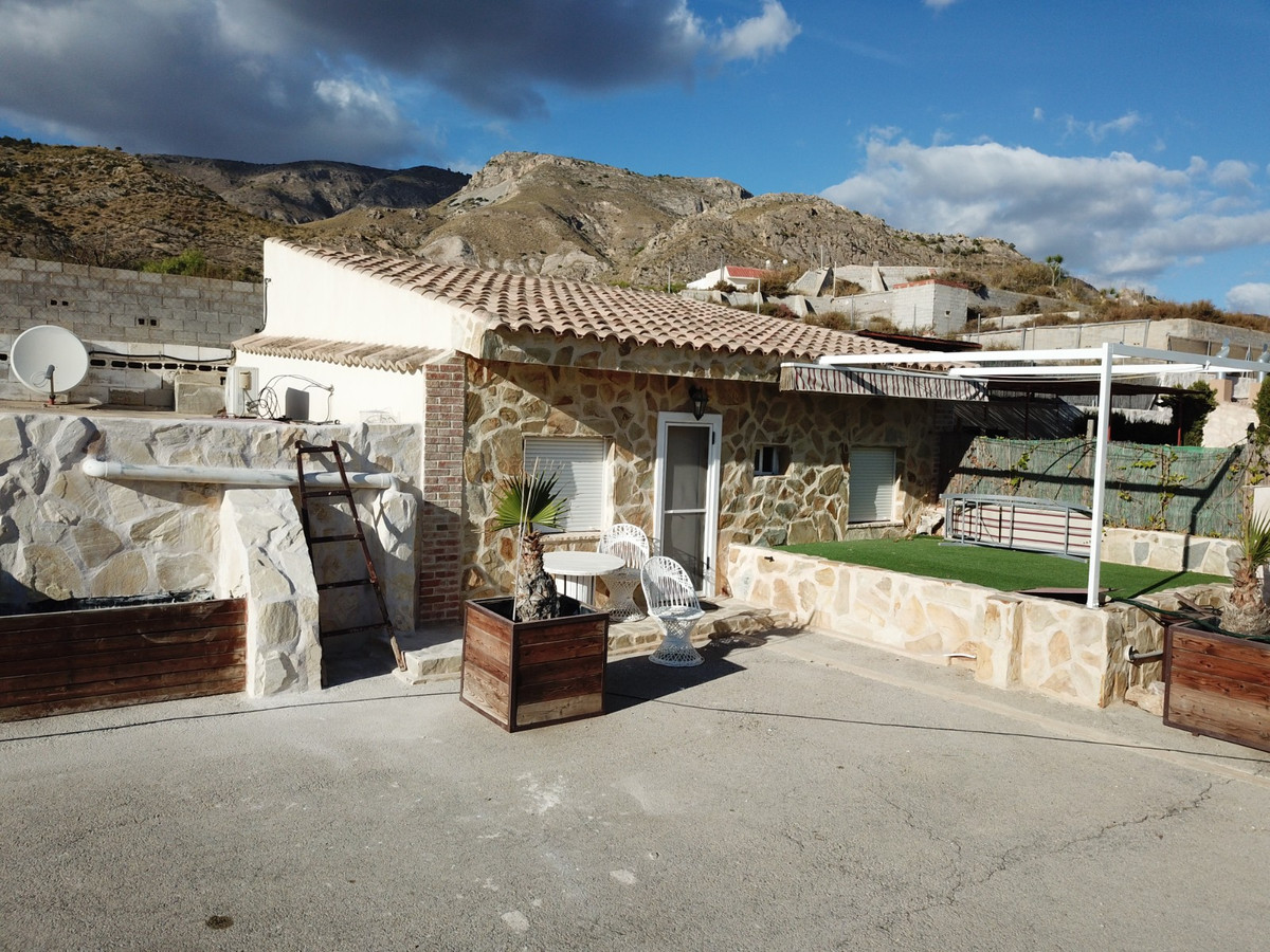 5 Bed Townhouse for sale in Crevillent Costa Blanca, Alicante, Spain