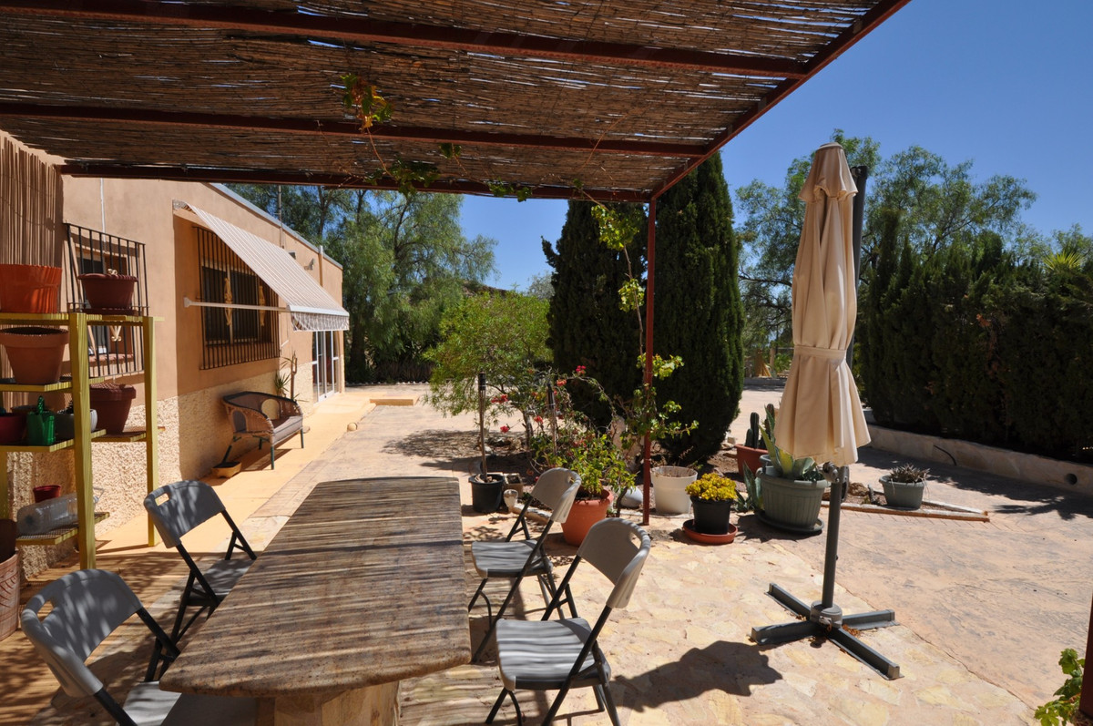 5 Bed Townhouse for sale in Crevillent Costa Blanca, Alicante, Spain