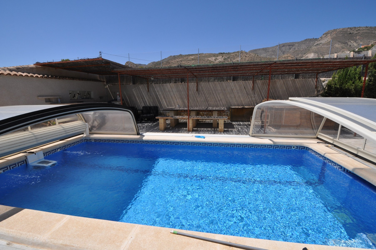 5 Bed Townhouse for sale in Crevillent Costa Blanca, Alicante, Spain