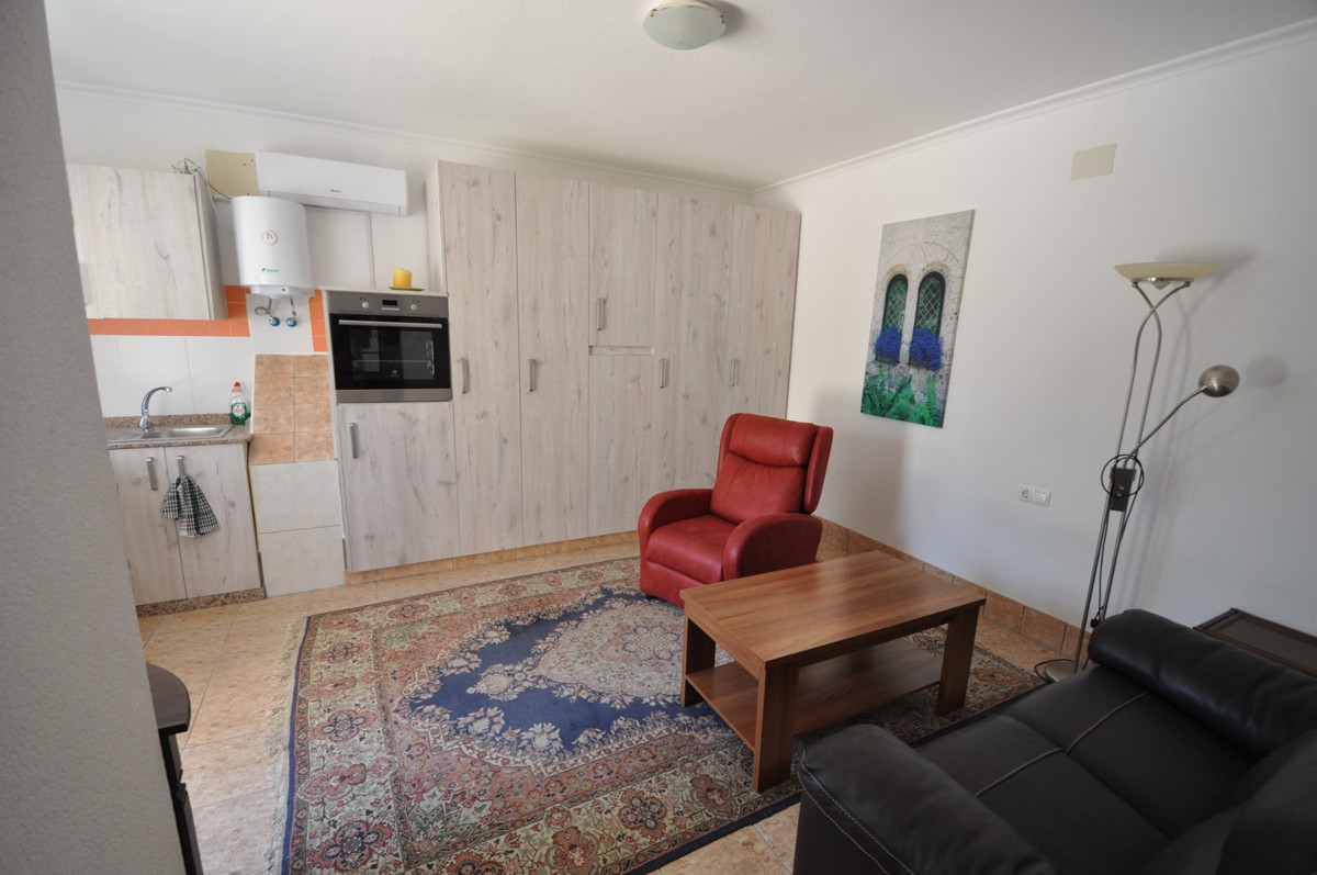 5 Bed Townhouse for sale in Crevillent Costa Blanca, Alicante, Spain