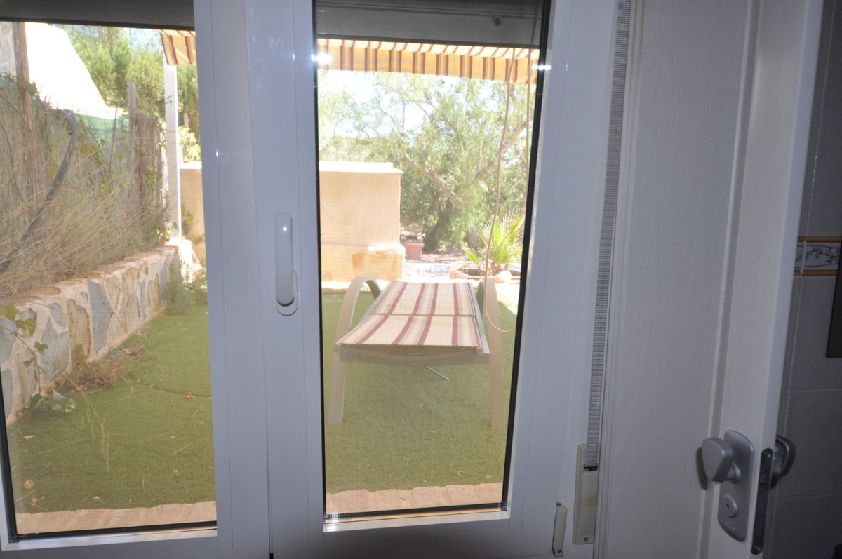 5 Bed Townhouse for sale in Crevillent Costa Blanca, Alicante, Spain