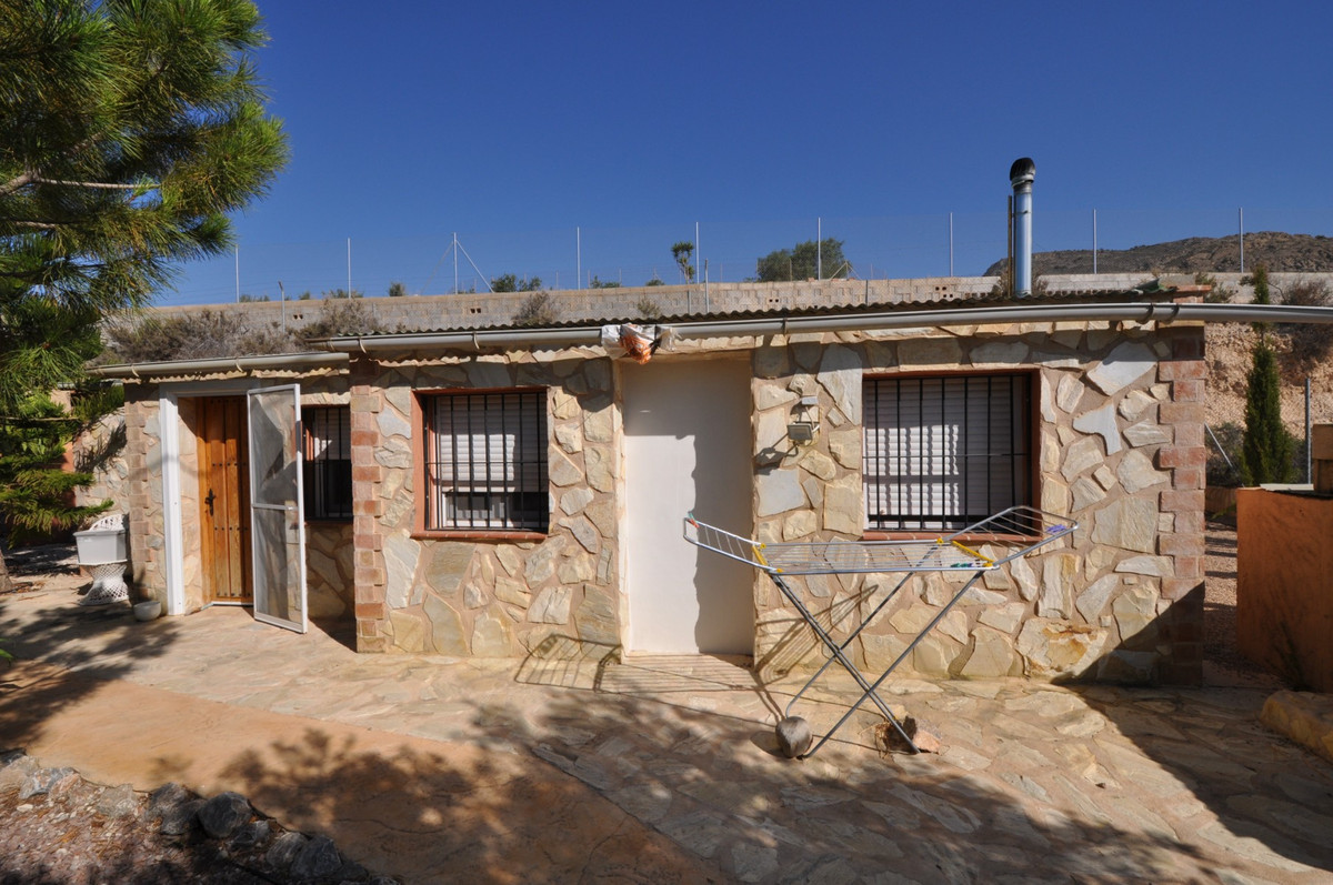 5 Bed Townhouse for sale in Crevillent Costa Blanca, Alicante, Spain