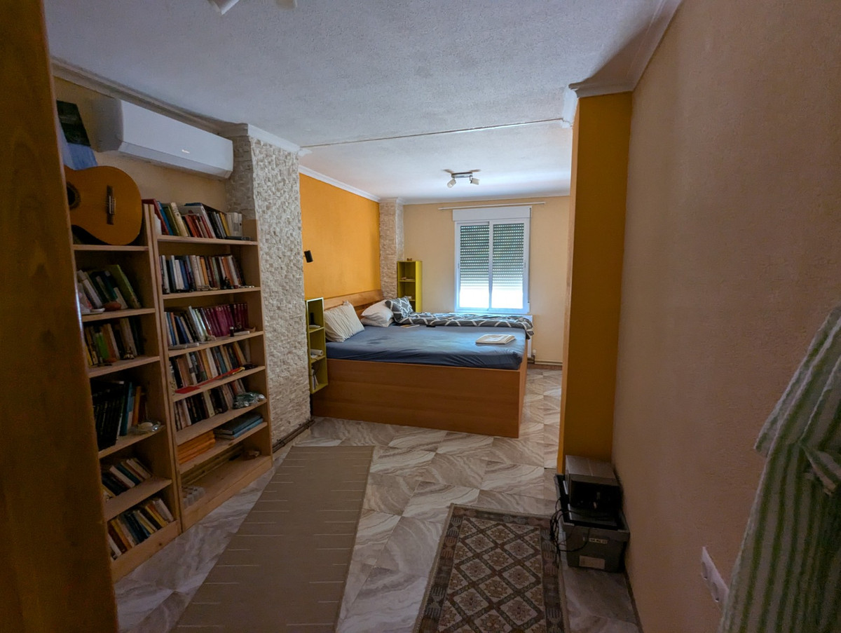 5 Bed Townhouse for sale in Crevillent Costa Blanca, Alicante, Spain