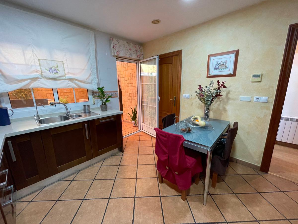 4 Bed Townhouse for sale in Elche Costa Blanca, Alicante, Spain