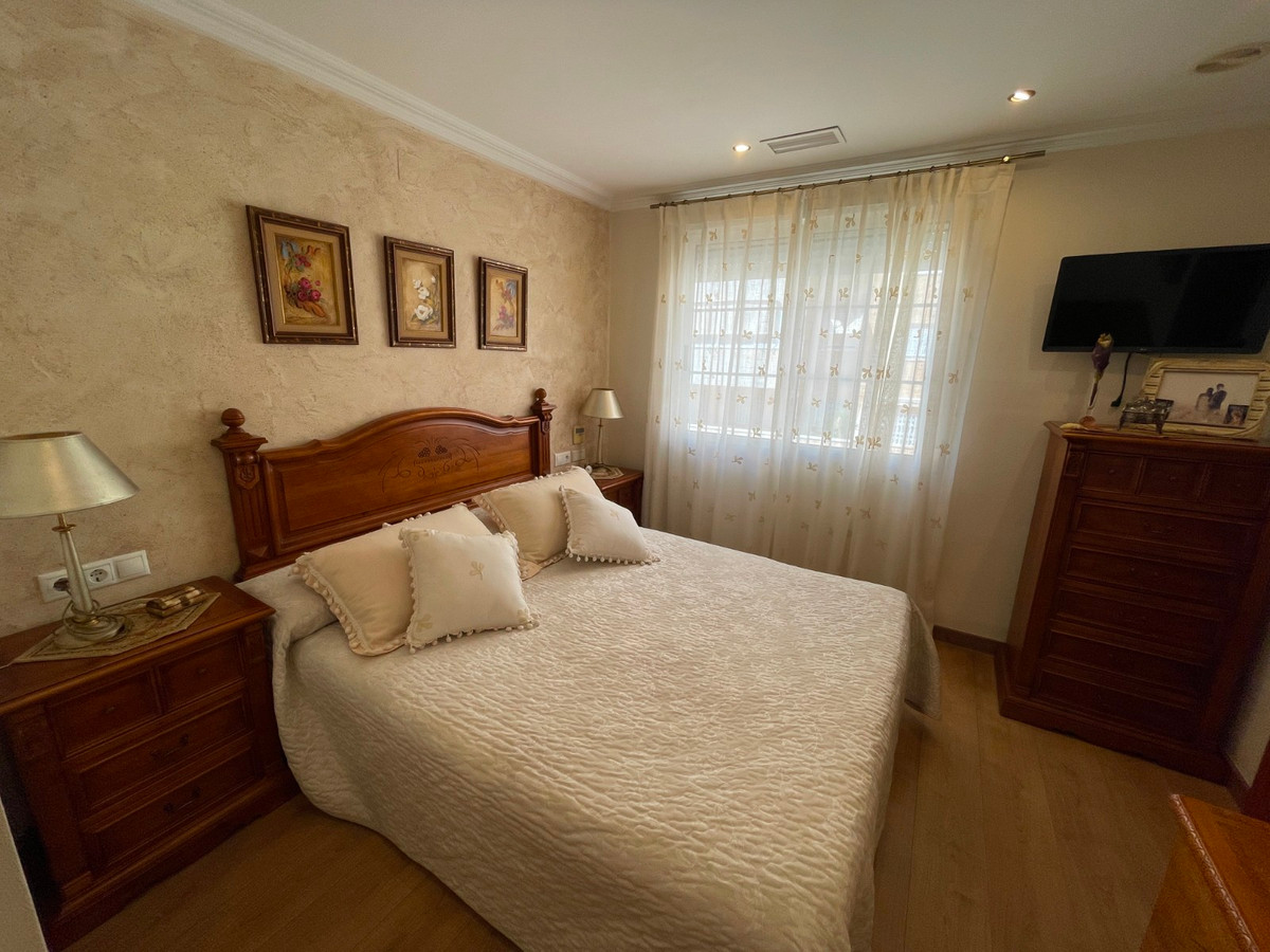 4 Bed Townhouse for sale in Elche Costa Blanca, Alicante, Spain