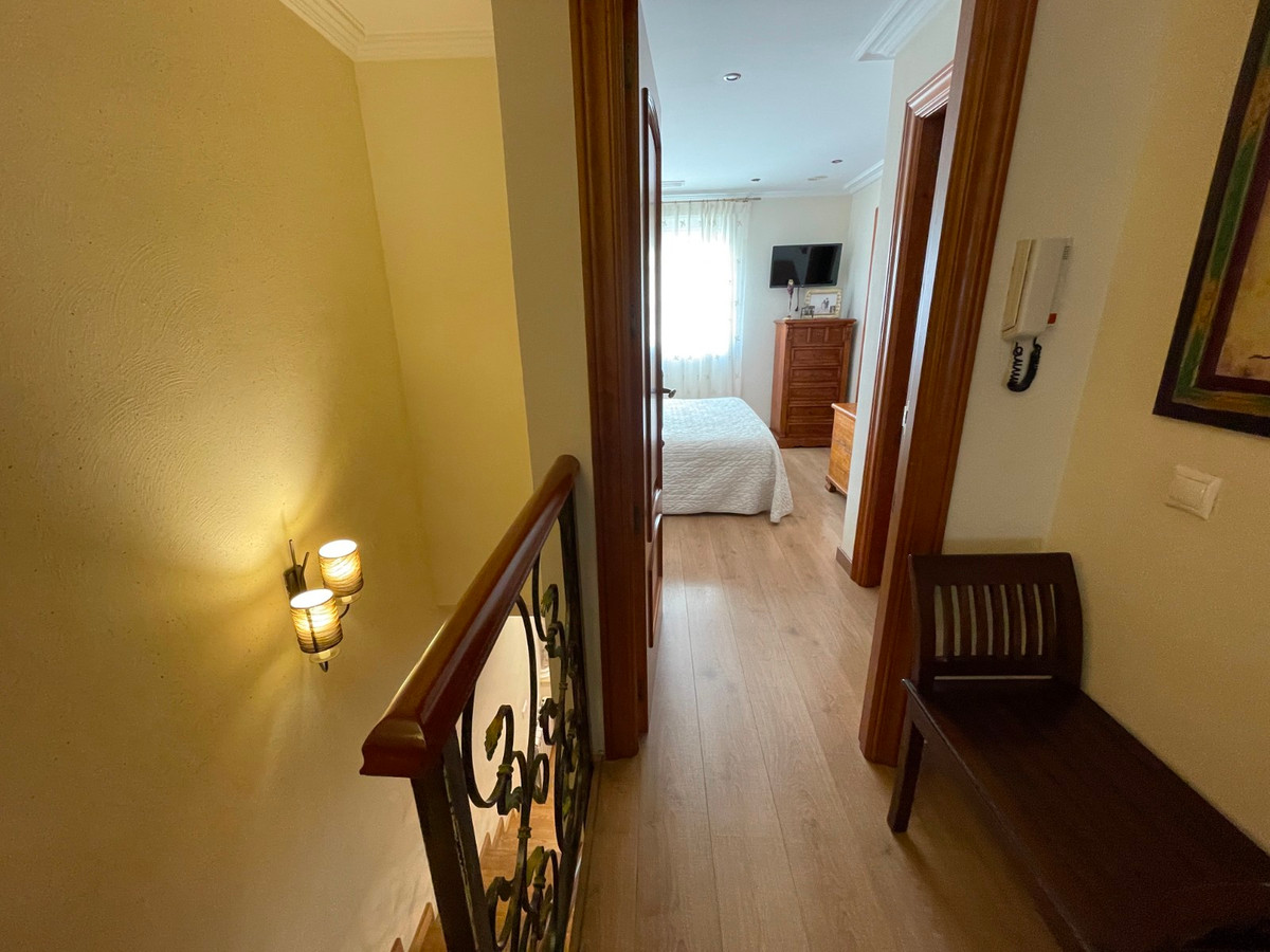 4 Bed Townhouse for sale in Elche Costa Blanca, Alicante, Spain