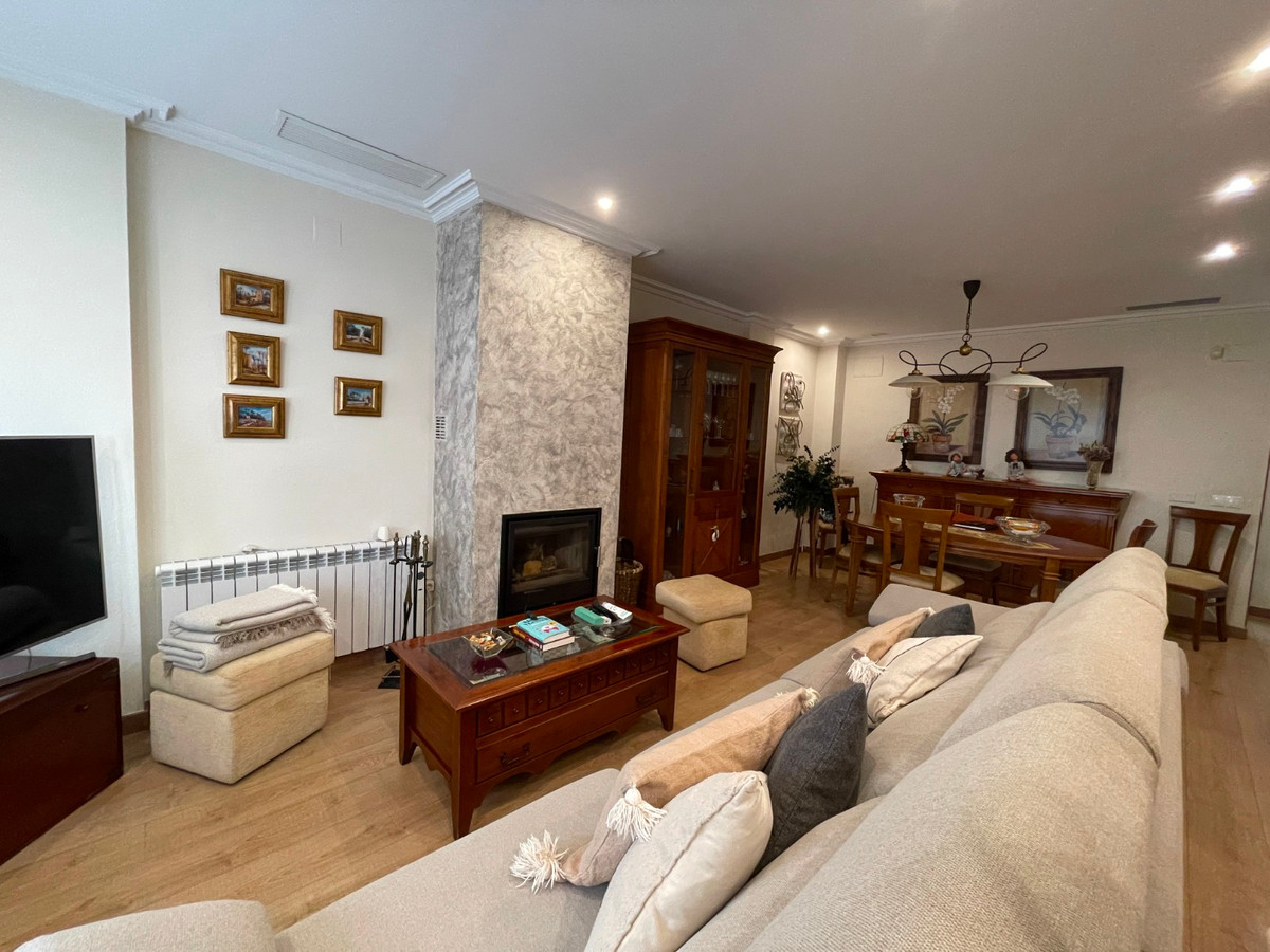 4 Bed Townhouse for sale in Elche Costa Blanca, Alicante, Spain