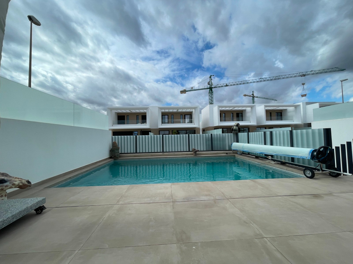 Se vende Villa - Chalet de 3 dormitorios en Costa Blanca, Alicante, España