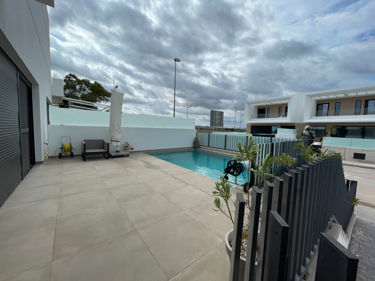 Se vende Villa - Chalet de 3 dormitorios en Costa Blanca, Alicante, España