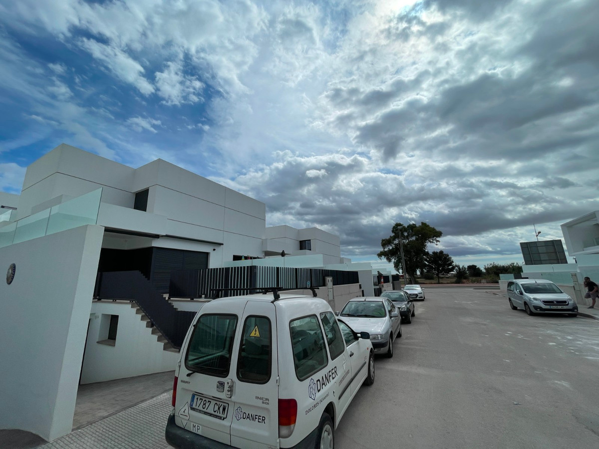 Se vende Villa - Chalet de 3 dormitorios en Costa Blanca, Alicante, España