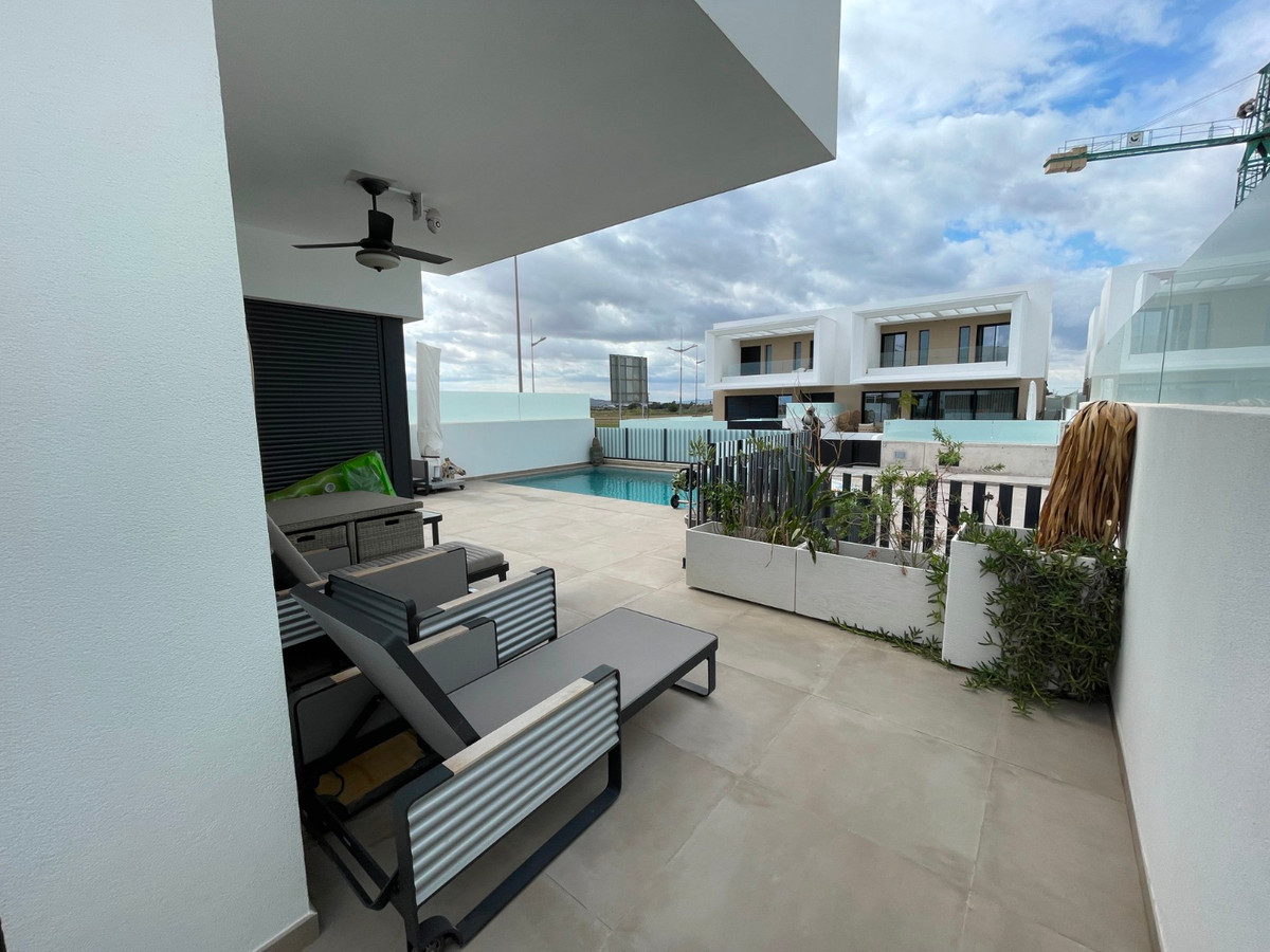 Se vende Villa - Chalet de 3 dormitorios en Costa Blanca, Alicante, España