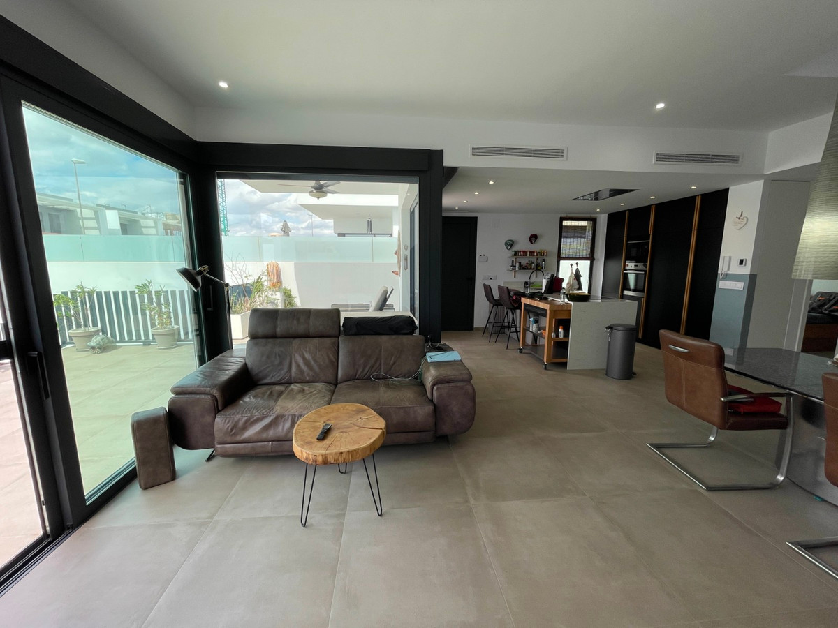 Se vende Villa - Chalet de 3 dormitorios en Costa Blanca, Alicante, España
