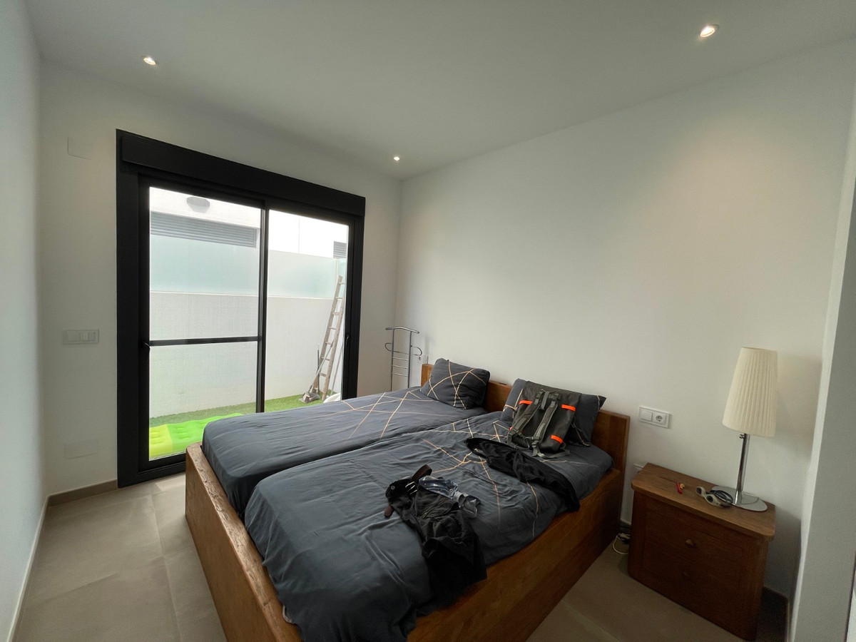Se vende Villa - Chalet de 3 dormitorios en Costa Blanca, Alicante, España