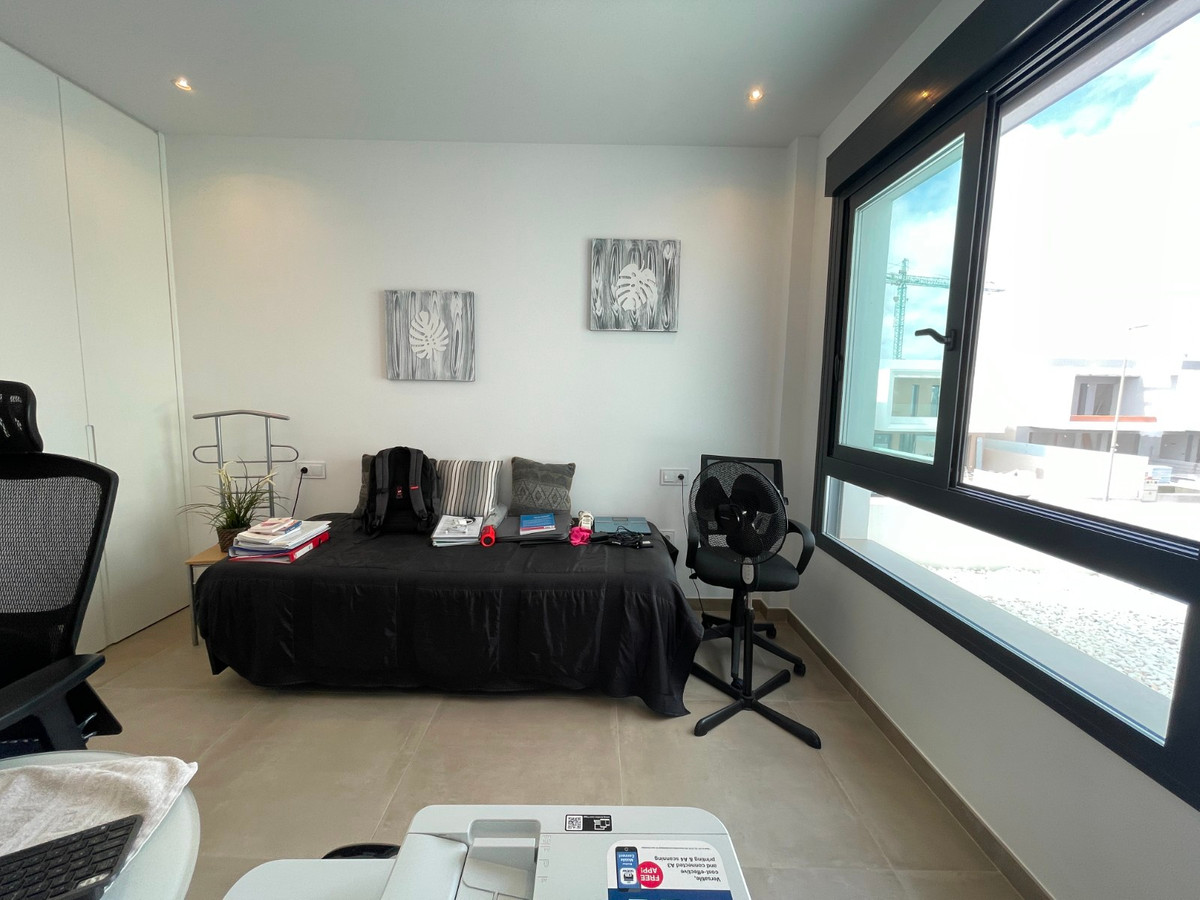 Se vende Villa - Chalet de 3 dormitorios en Costa Blanca, Alicante, España