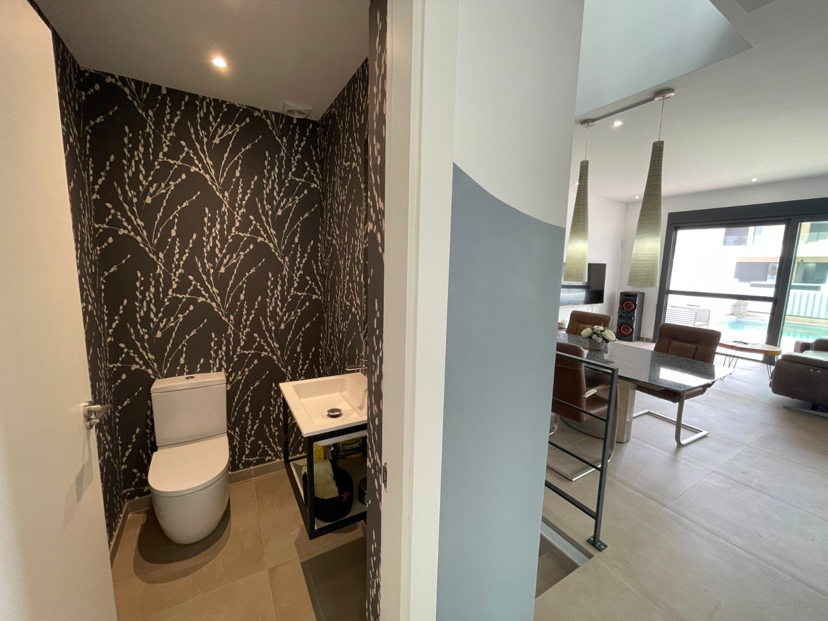 Se vende Villa - Chalet de 3 dormitorios en Costa Blanca, Alicante, España