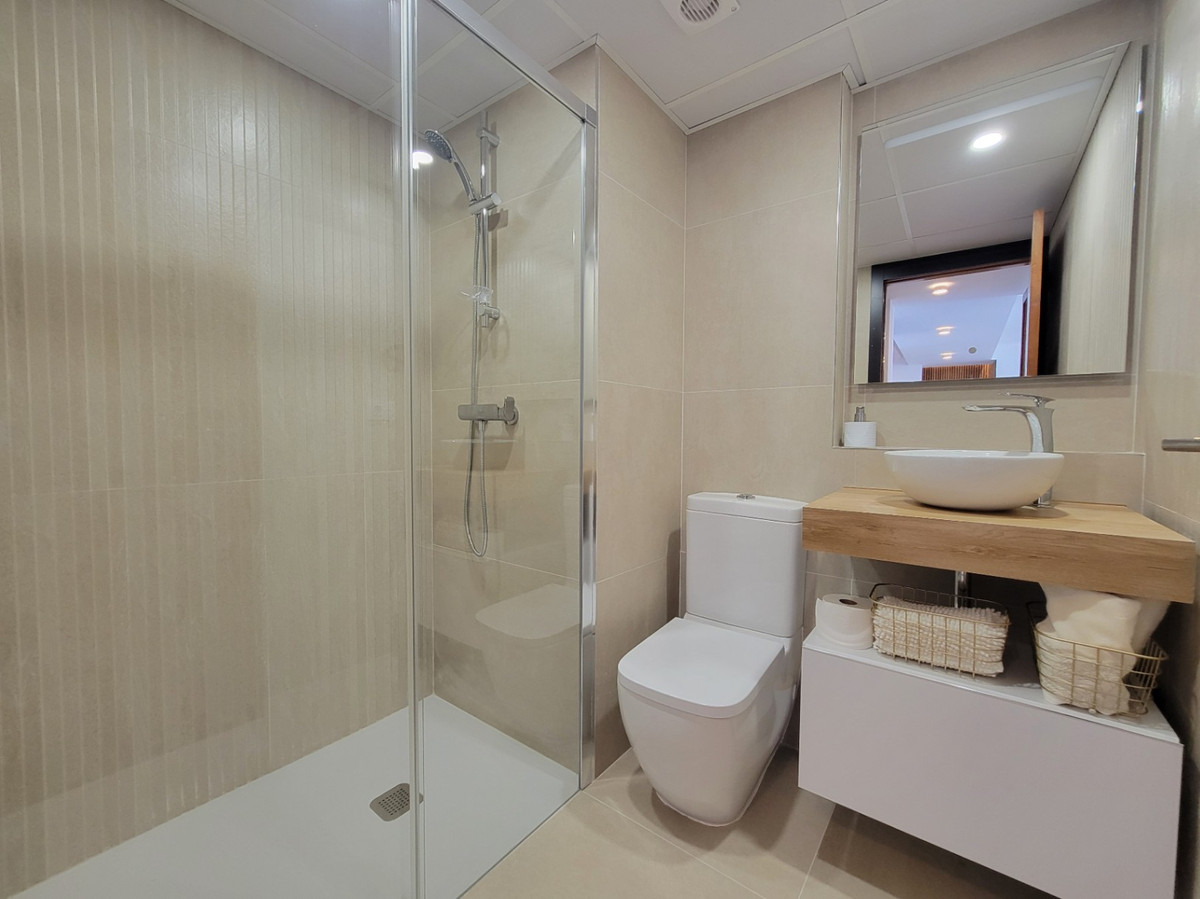 Se vende Apartamento Planta Media de 2 dormitorios en Costa Blanca, Alicante, España