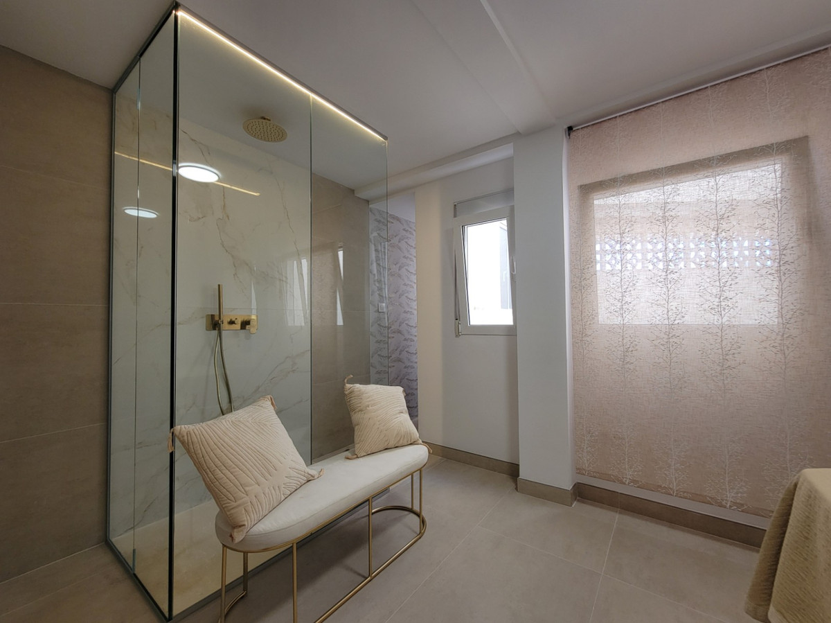 Se vende Apartamento Planta Media de 2 dormitorios en Costa Blanca, Alicante, España