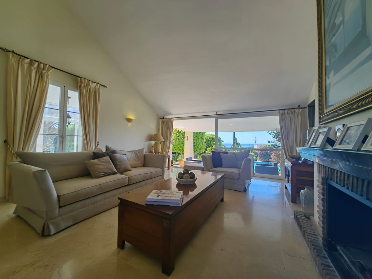 3 Bed Townhouse for sale in Estepona Costa Del Sol, Málaga, Spain
