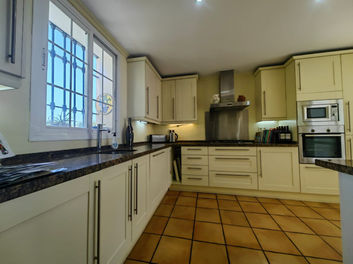 3 Bed Townhouse for sale in Estepona Costa Del Sol, Málaga, Spain
