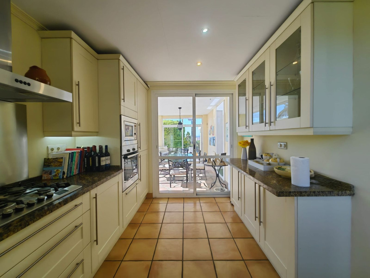 3 Bed Townhouse for sale in Estepona Costa Del Sol, Málaga, Spain