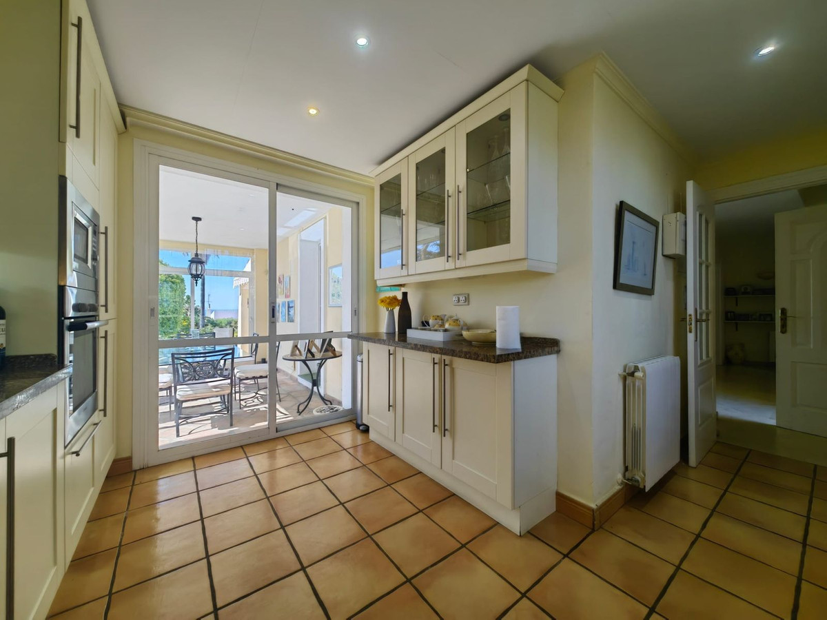 3 Bed Townhouse for sale in Estepona Costa Del Sol, Málaga, Spain