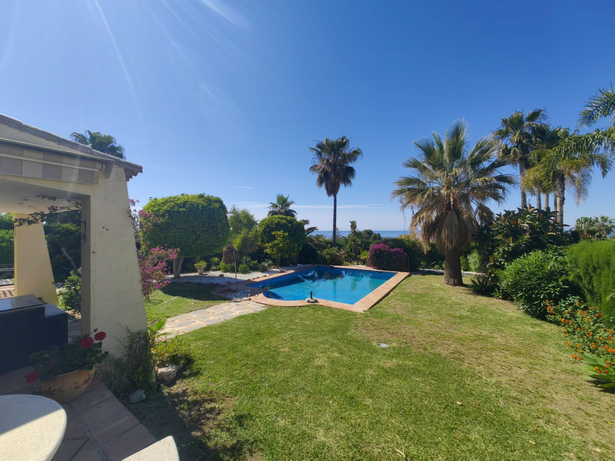 3 Bed Townhouse for sale in Estepona Costa Del Sol, Málaga, Spain