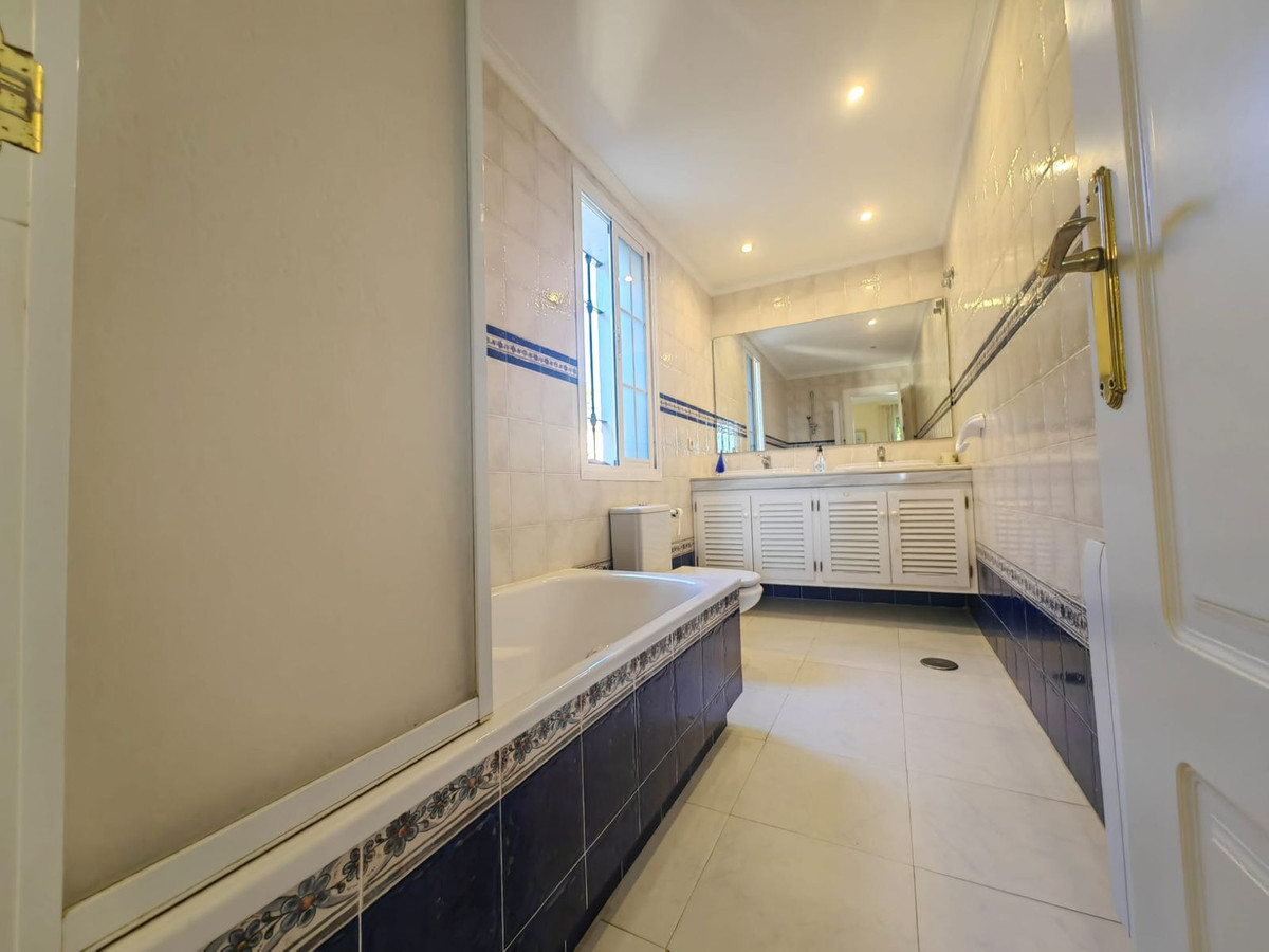 3 Bed Townhouse for sale in Estepona Costa Del Sol, Málaga, Spain