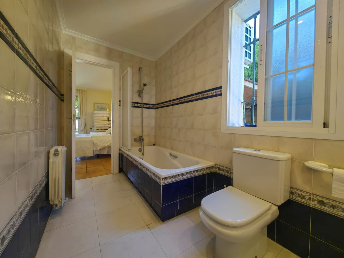 3 Bed Townhouse for sale in Estepona Costa Del Sol, Málaga, Spain