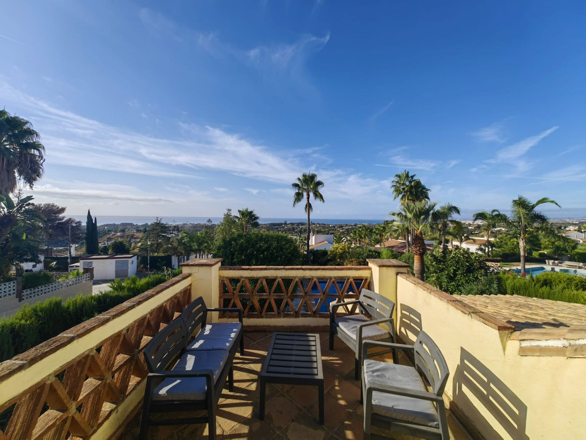 3 Bed Townhouse for sale in Estepona Costa Del Sol, Málaga, Spain