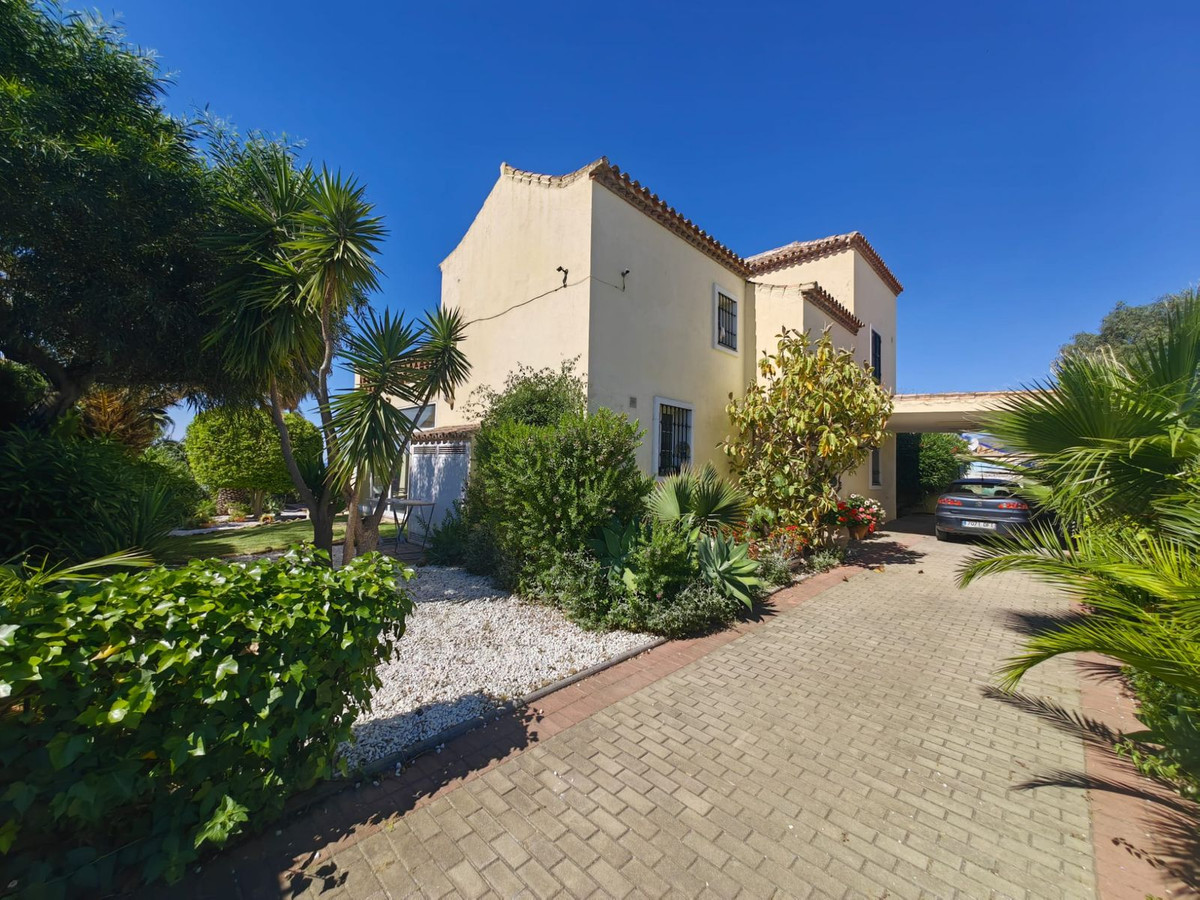 3 Bed Townhouse for sale in Estepona Costa Del Sol, Málaga, Spain